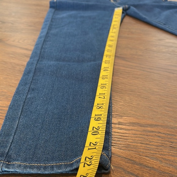 🎉HP🎉Levi’s Silver Tab Mini Mom jeans. Size 8 reg. - Picture 9 of 11